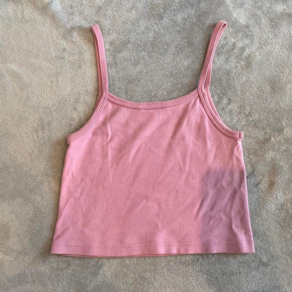 pink crop top